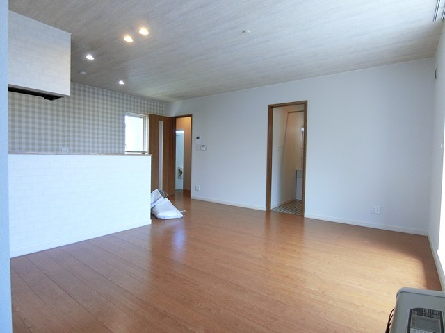 居室・リビング　温かみのある内装のお部屋です♪