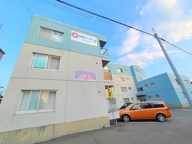 札幌市北区新川二条のマンションの建物外観