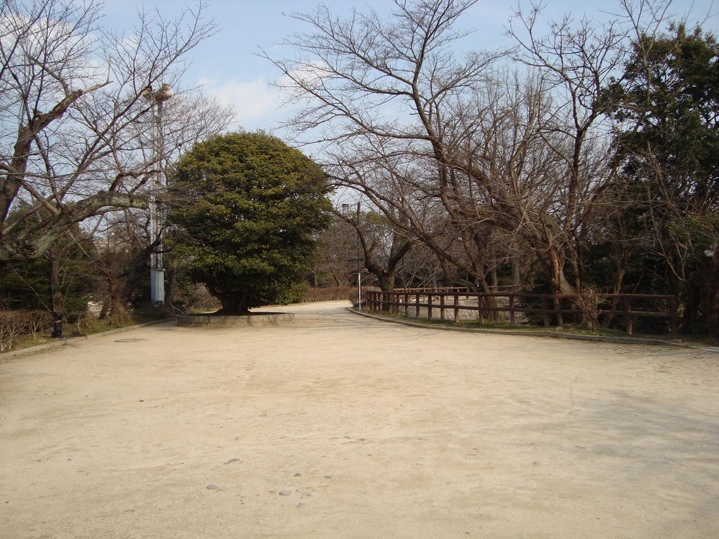 【広島市中区江波南のアパートの公園】