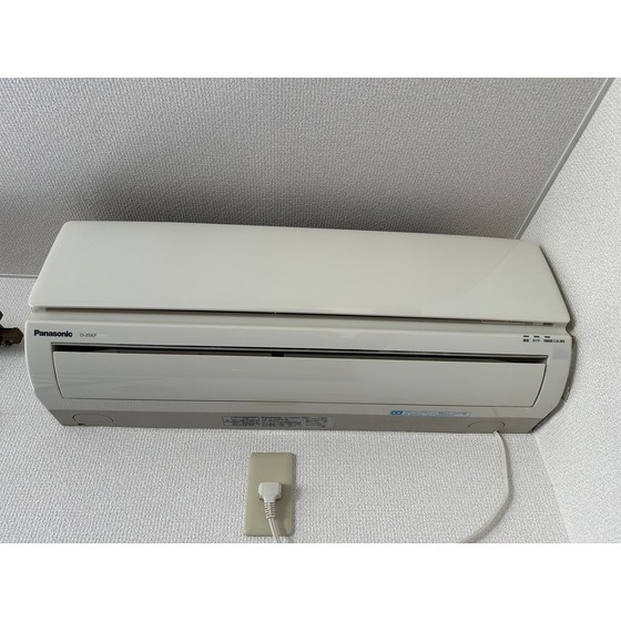 その他設備　リビングに設置されている冷暖房エアコンです。