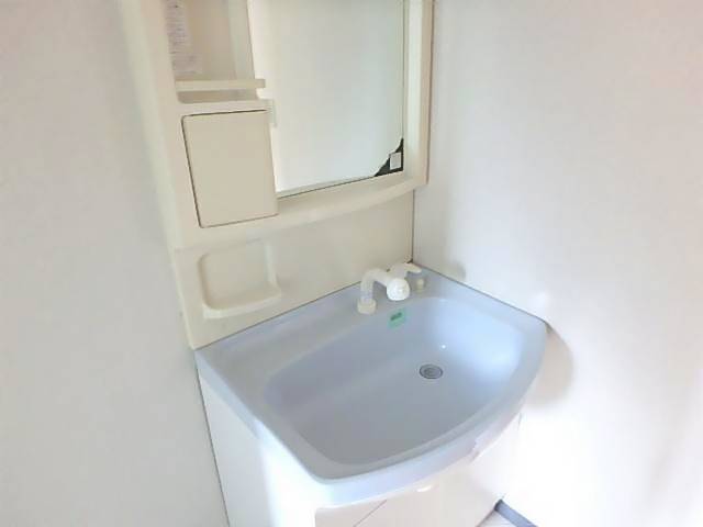 洗面設備　洗面化粧台ございます。