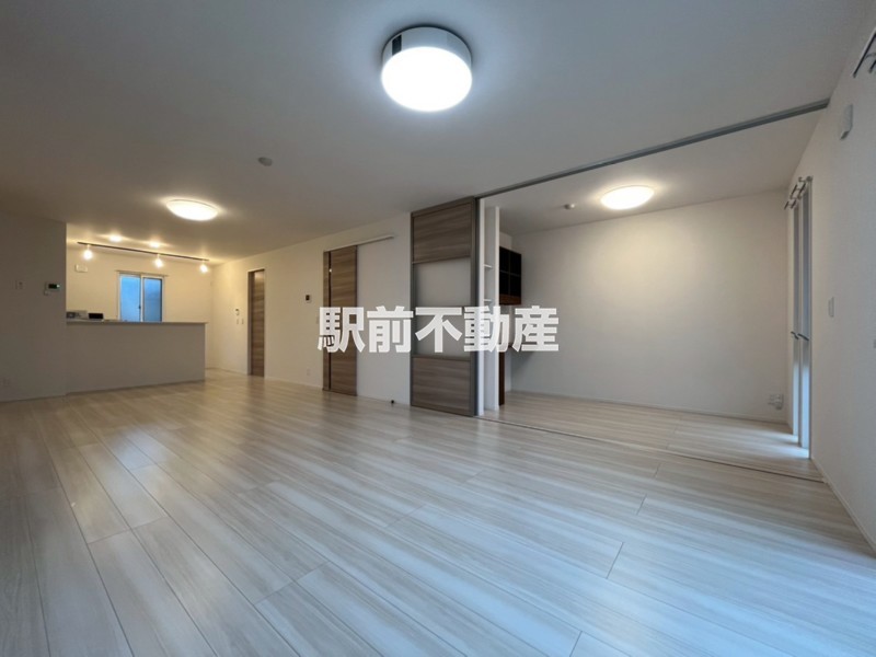 居室・リビング　※同物件別部屋の参考写真・現況優先