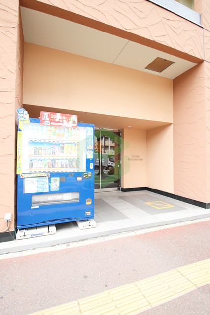 エントランス　建物の内部です