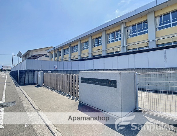 中学校　久米中学校（中学校）まで1125m