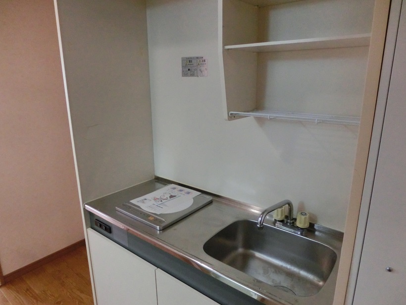 キッチン　鏡設置しました。