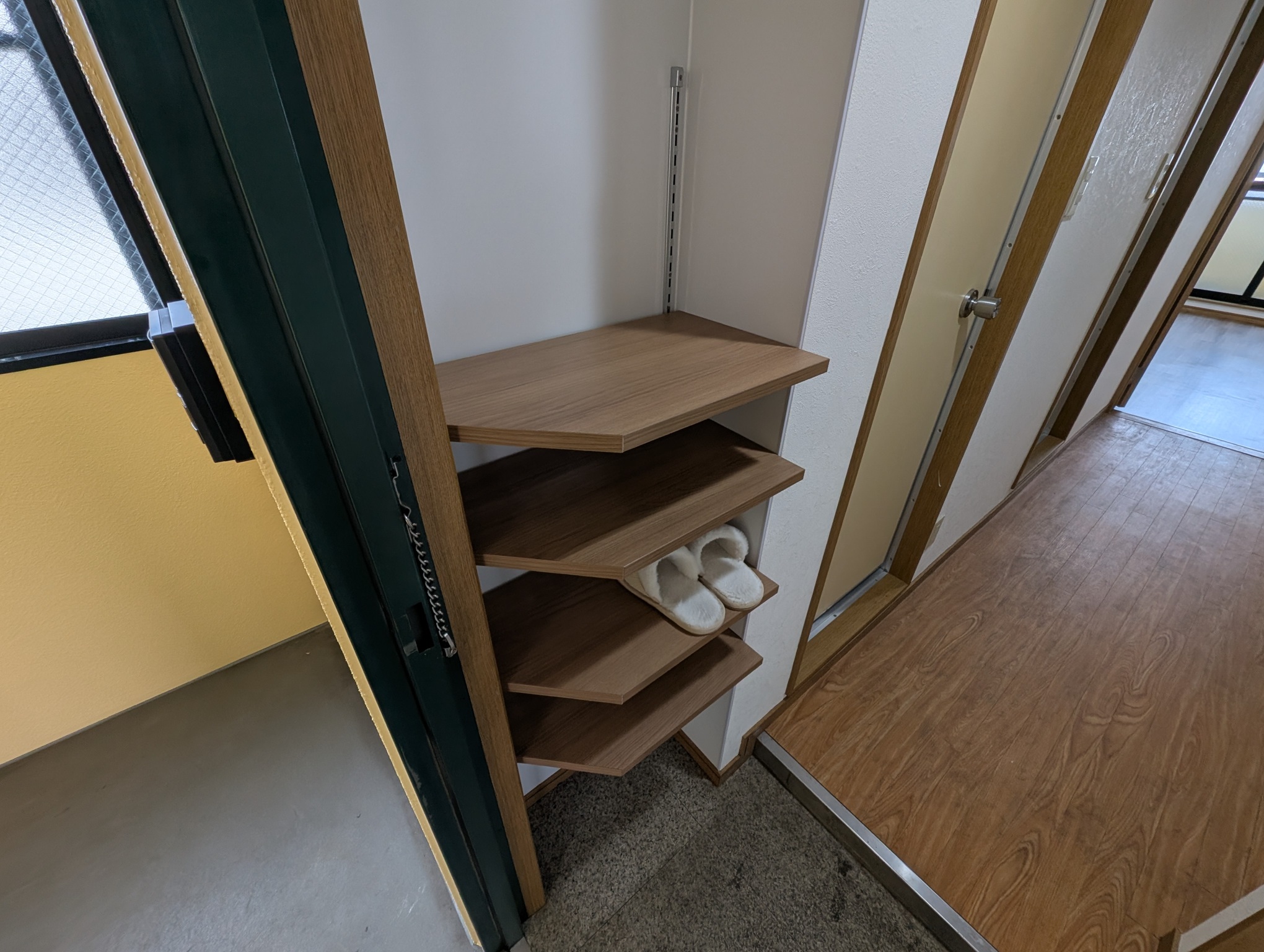 その他設備　シューズラック設置します