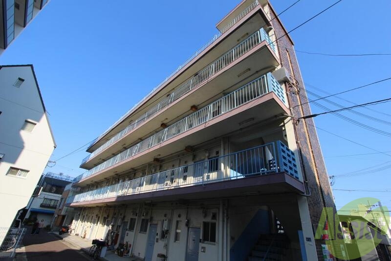 【神戸市兵庫区上沢通のマンションの建物外観】