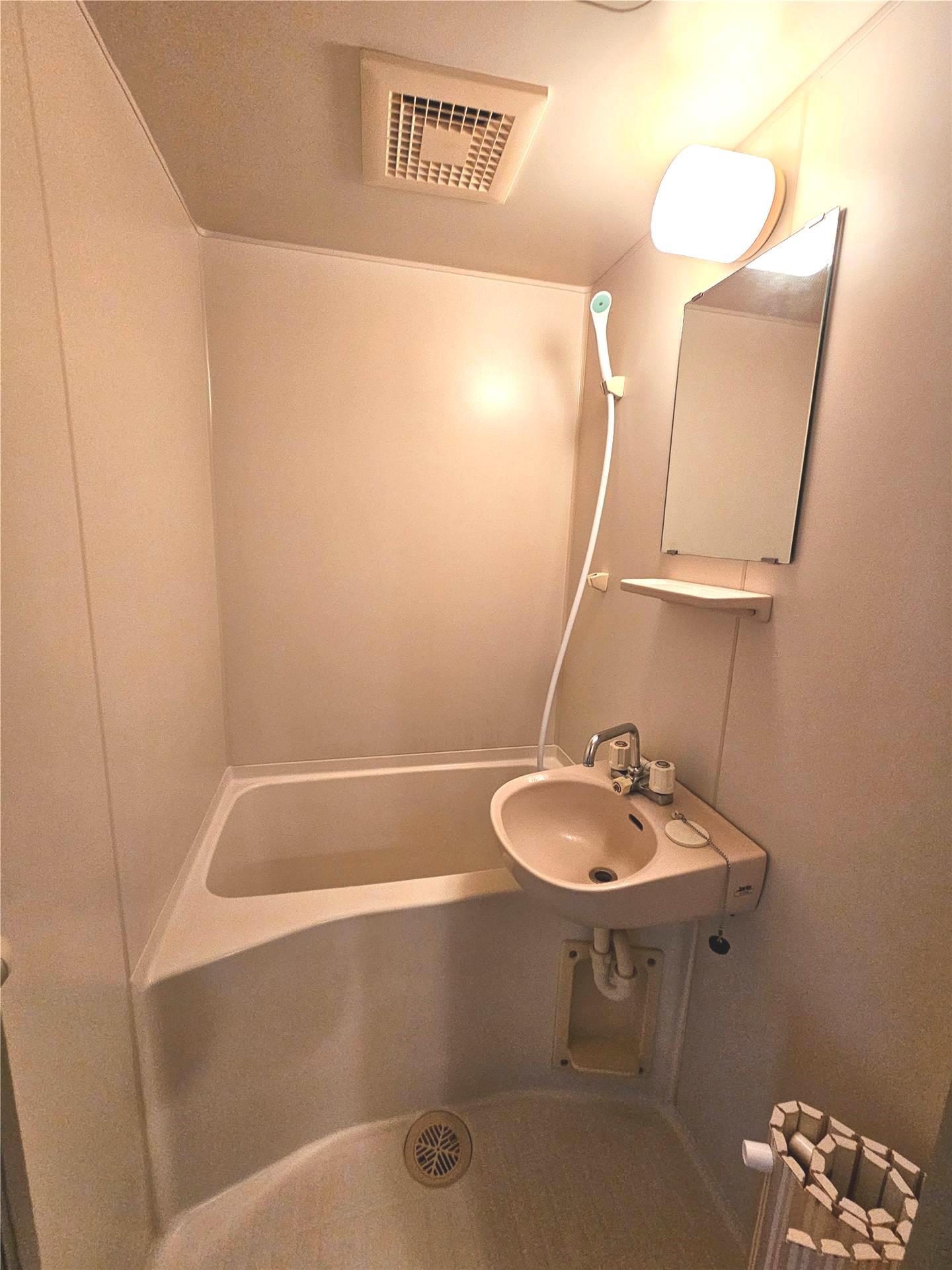 バス・シャワールーム　バス