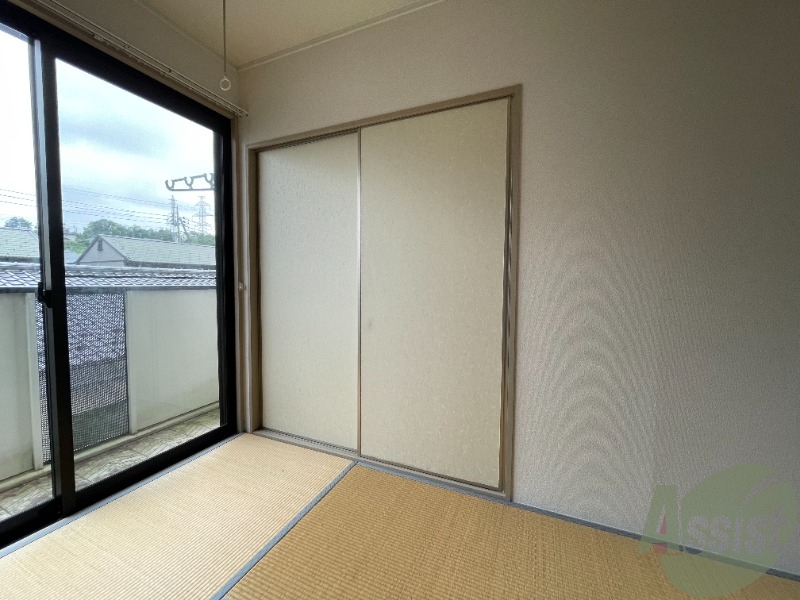 収納　収納スペースです。お洋服やお荷物はこちらへ。