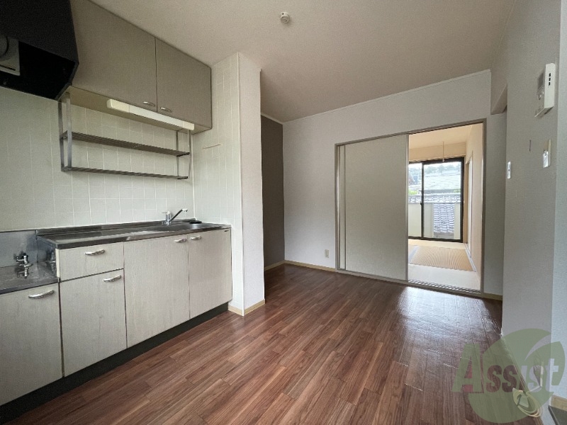 居室・リビング　陽当たりが良く、広々として過ごしやすそうです。