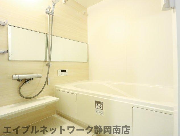 バス・シャワールーム　お風呂です