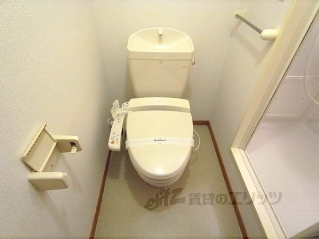 トイレ　ウォシュレット付きです