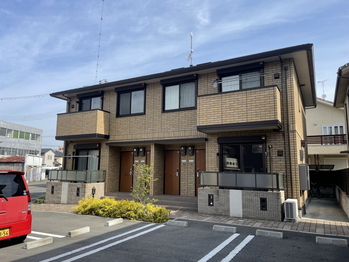 小野市上本町のアパートの建物外観