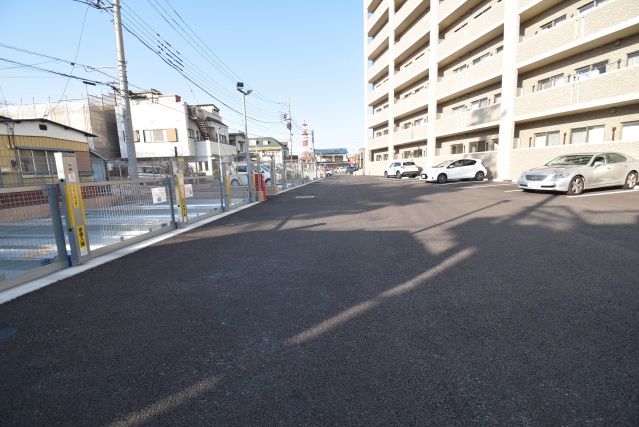 【ソレイユ御蔵町の駐車場】