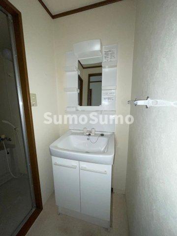 洗面設備　スペースが確保できる洗面所です