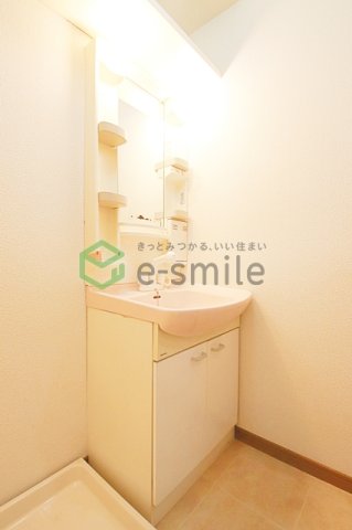 洗面設備　使いやすい洗面所です