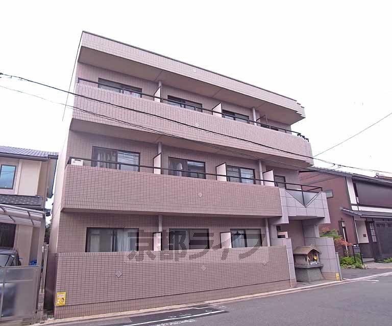 【京都市左京区下鴨下川原町のマンションの建物外観】