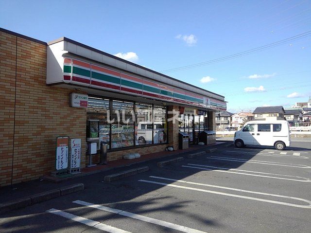 コンビニ　セブンイレブン 豊橋仁連木町店（コンビニ）まで208m