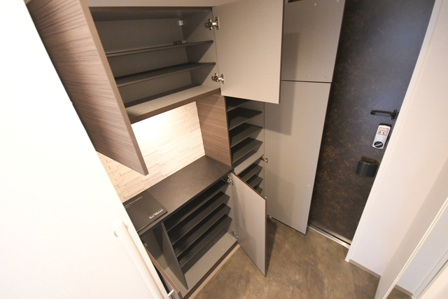 収納　シューズボックス