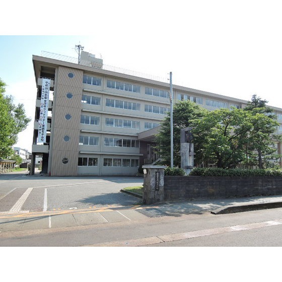 中学校　金沢市立鳴和中学校（中学校）まで1911m