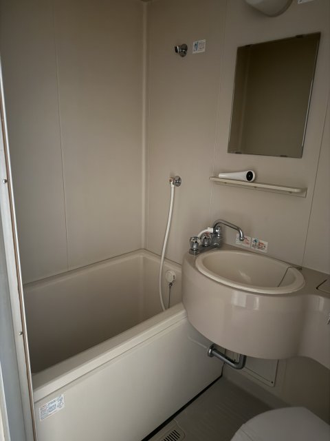 バス・シャワールーム　同物件、別号室のものです。
