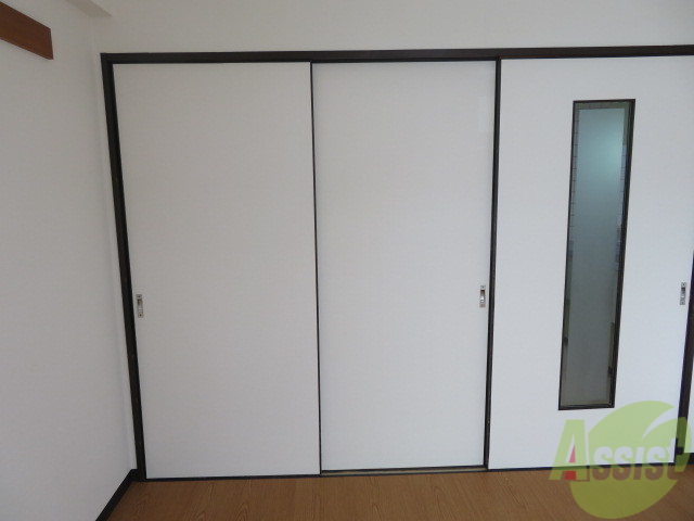 収納　収納がありました。お洋服や荷物はここへ。