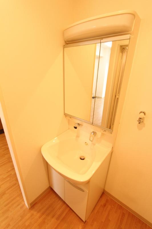 洗面設備　写真は参考です。現状を優先して下さい。
