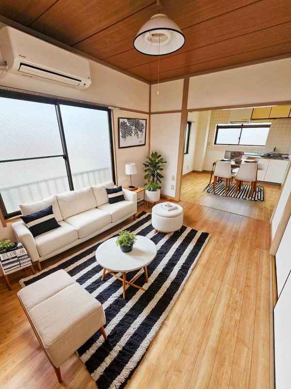 居室・リビング　ＣＧ画像の為実際は家具・家電の設置無し。