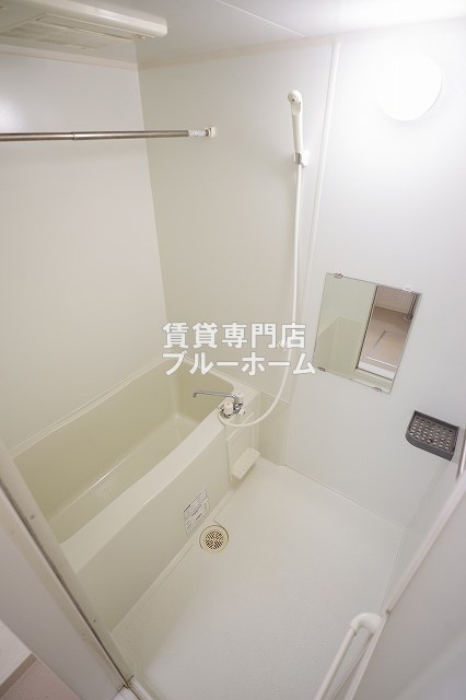 バス・シャワールーム　浴室乾燥機付きのお風呂です！