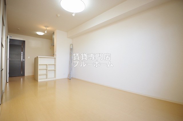 居室・リビング　11.2帖の広いリビングです！