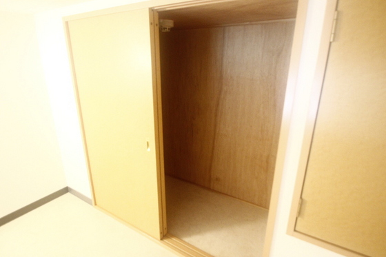 収納　※掲載写真は同マンション別部屋参考写真となります。
