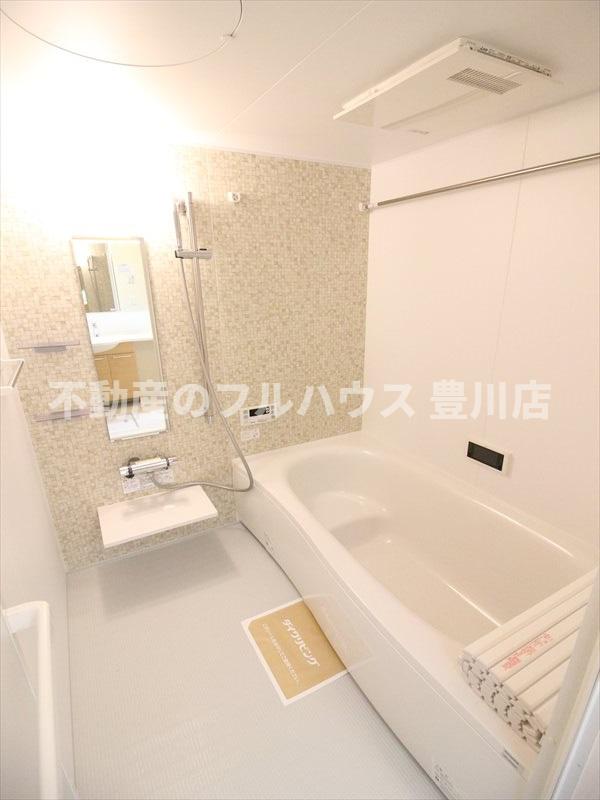 バス・シャワールーム　写真は別室・反転タイプ