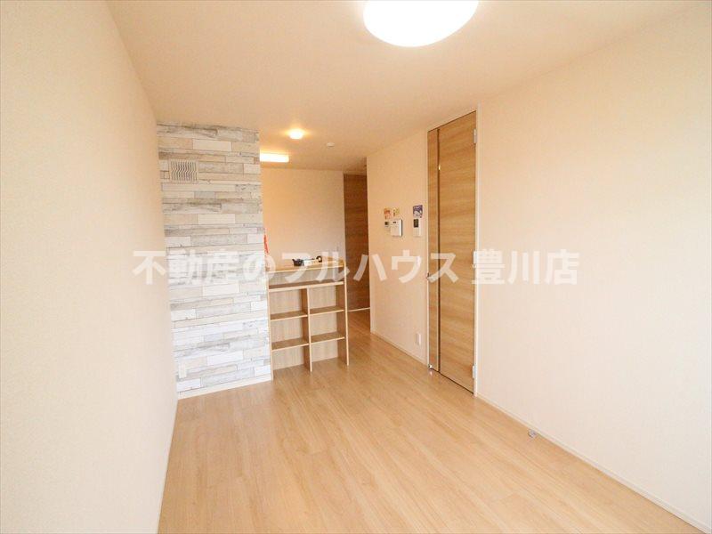 居室・リビング　写真は別室・反転タイプ