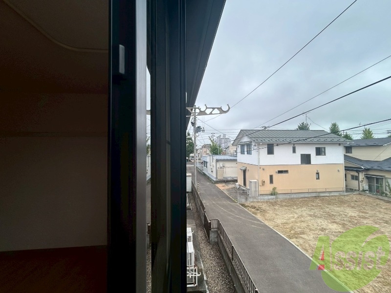 バルコニー　バルコニーはありませんが洗濯物を干すスペースはございます。