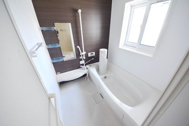 バス・シャワールーム　★ゆったりとしたバスルーム★