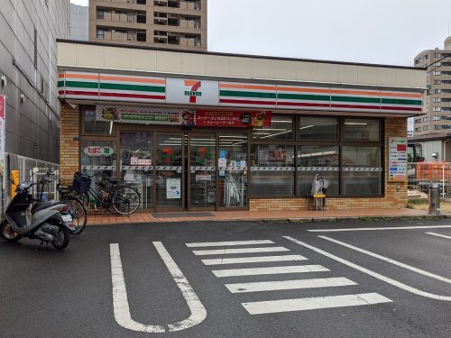 コンビニ　セブン-イレブン 名古屋千代田３丁目店（コンビニ）まで103m