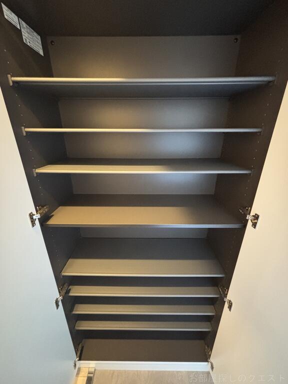 玄関　（写真は建築中モデル）