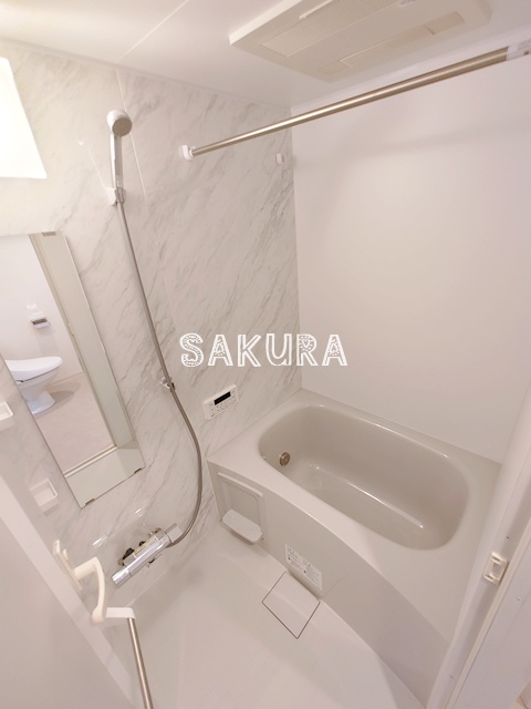 バス・シャワールーム　雨の日でも安心の浴室乾燥機付きです♪