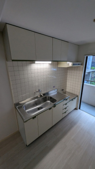 キッチン　※別部屋の写真です