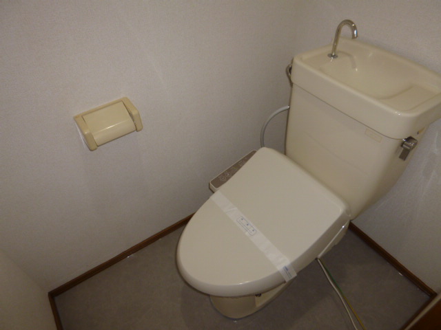 トイレ　温水洗浄便座