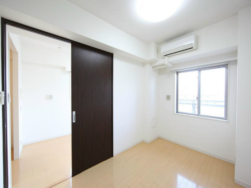 その他部屋・スペース　洋室5.7帖　ＤＫ7.6帖とつなげても仕切っても使えます