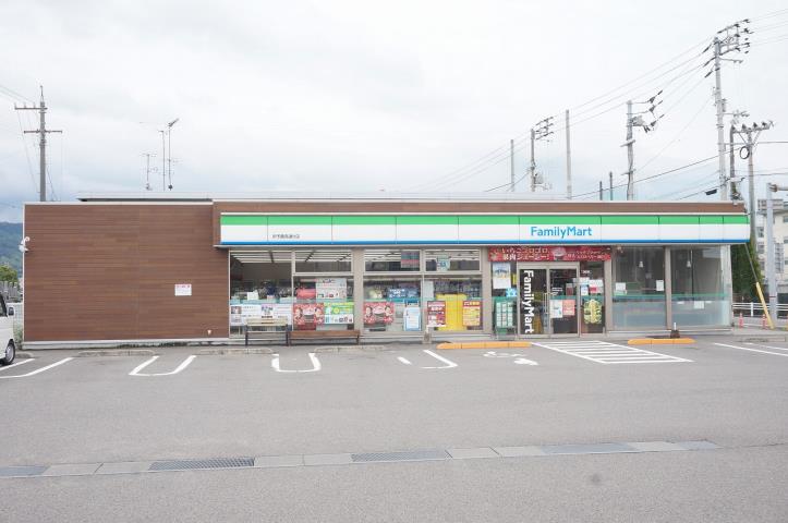 コンビニ　ファミリーマート（コンビニ）まで984m