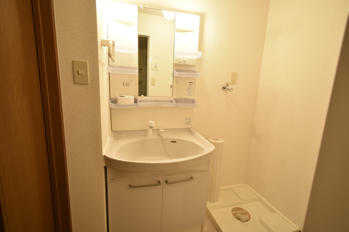 洗面設備　朝の身支度には欠かせない独立洗面化粧台