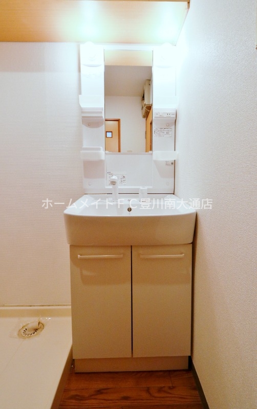 洗面設備　同型別部屋写真