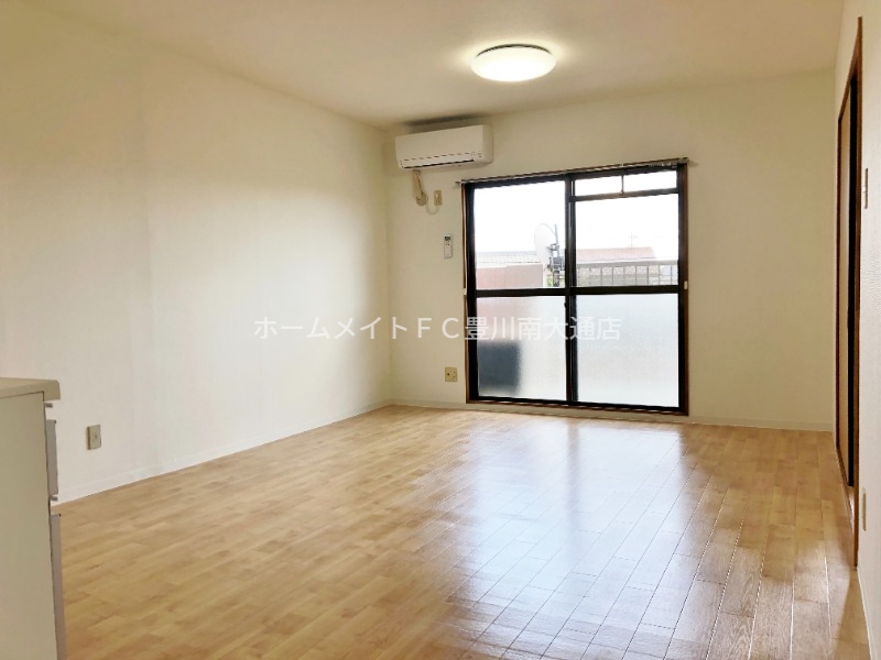 居室・リビング　同型別部屋写真