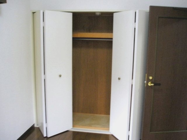 収納　洋室６帖クローゼット　　参考写真