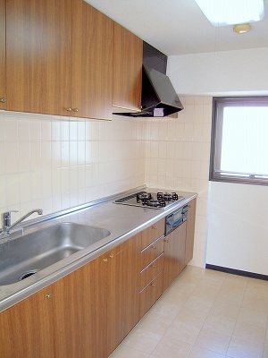 キッチン　独立型キッチン約独立型Ｋ３帖　システムキッチン　３口コンロ魚