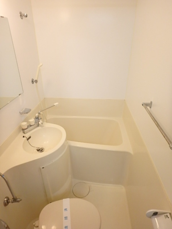 バス・シャワールーム　図面と現状に相違がある場合には現状を優先