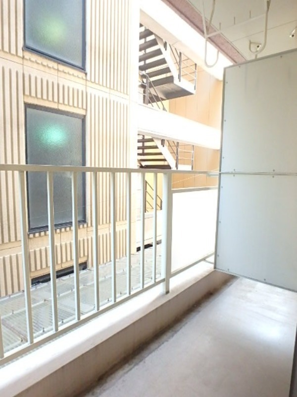 バルコニー　図面と現状に相違がある場合には現状を優先