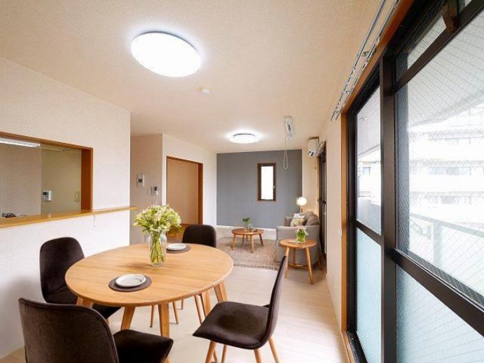 居室・リビング　CGで家具等を配置したもので家具等は含まれません